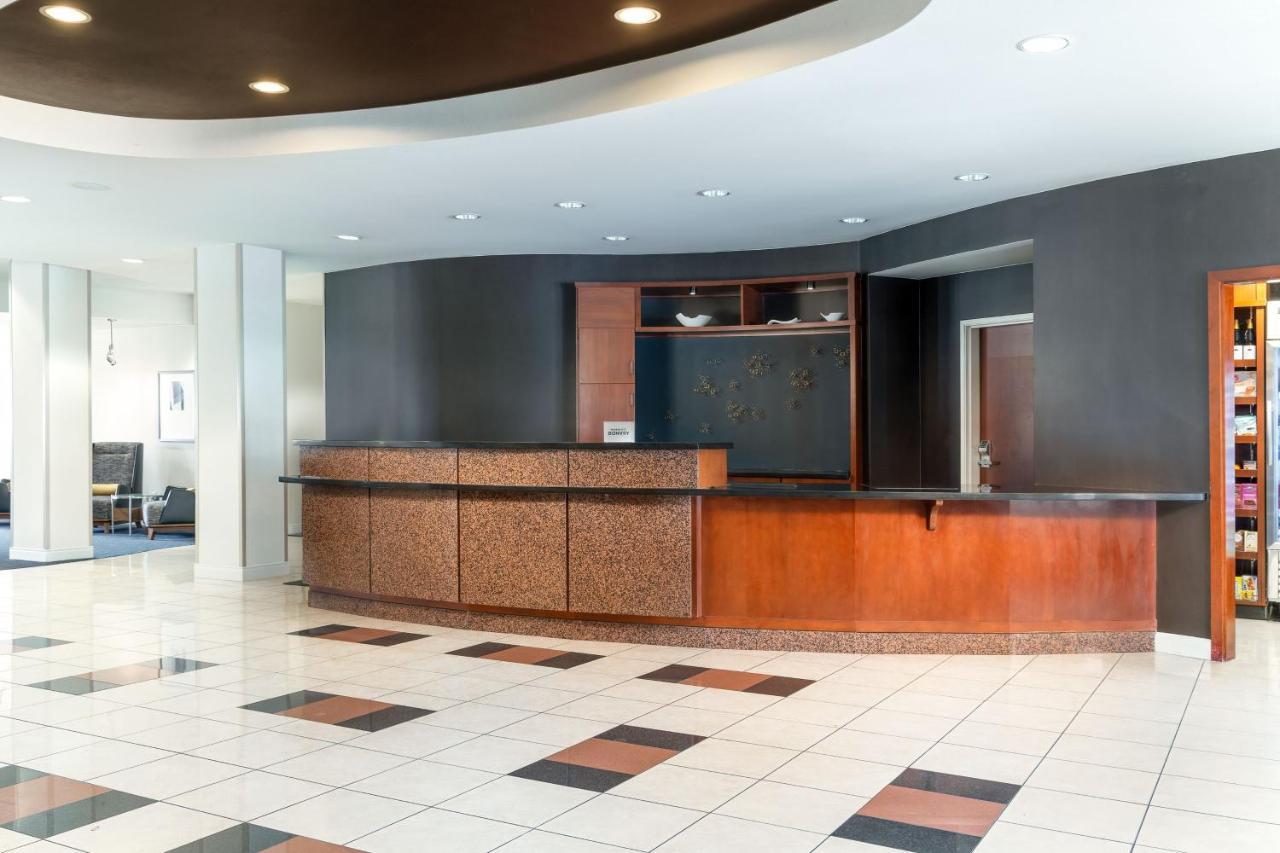 Courtyard By Marriott Ontario Hotel