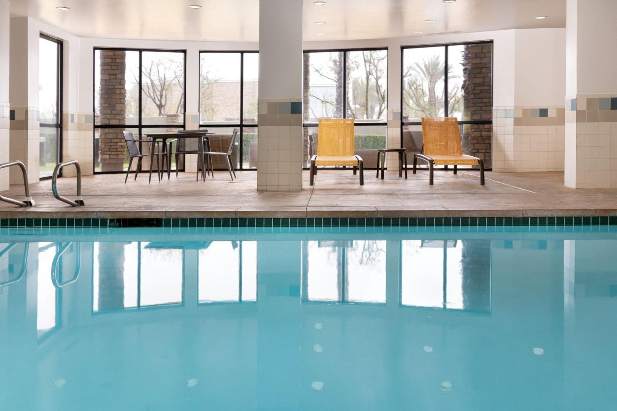 Courtyard By Marriott Ontario