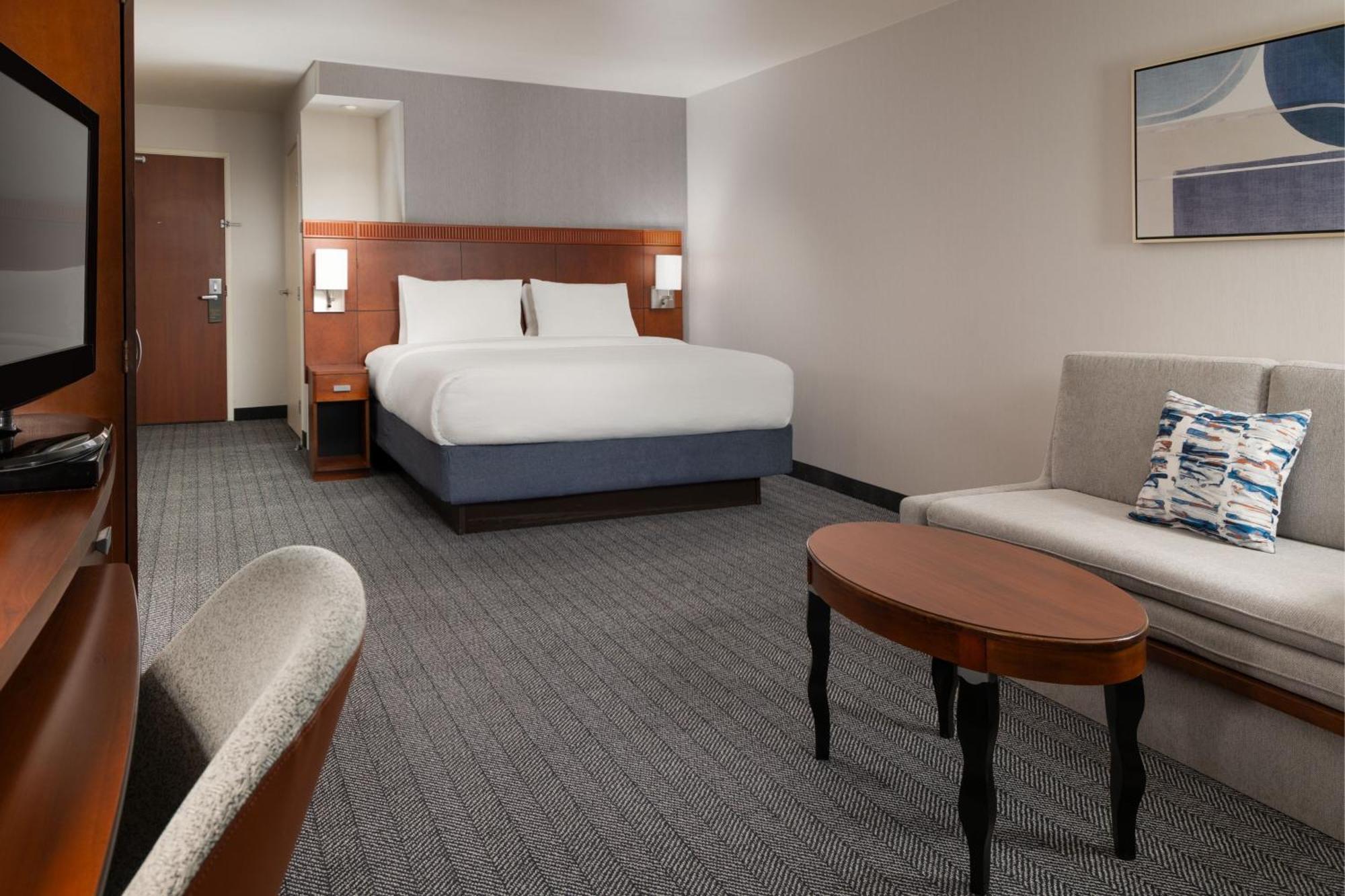Courtyard By Marriott Ontario Hotel 3*