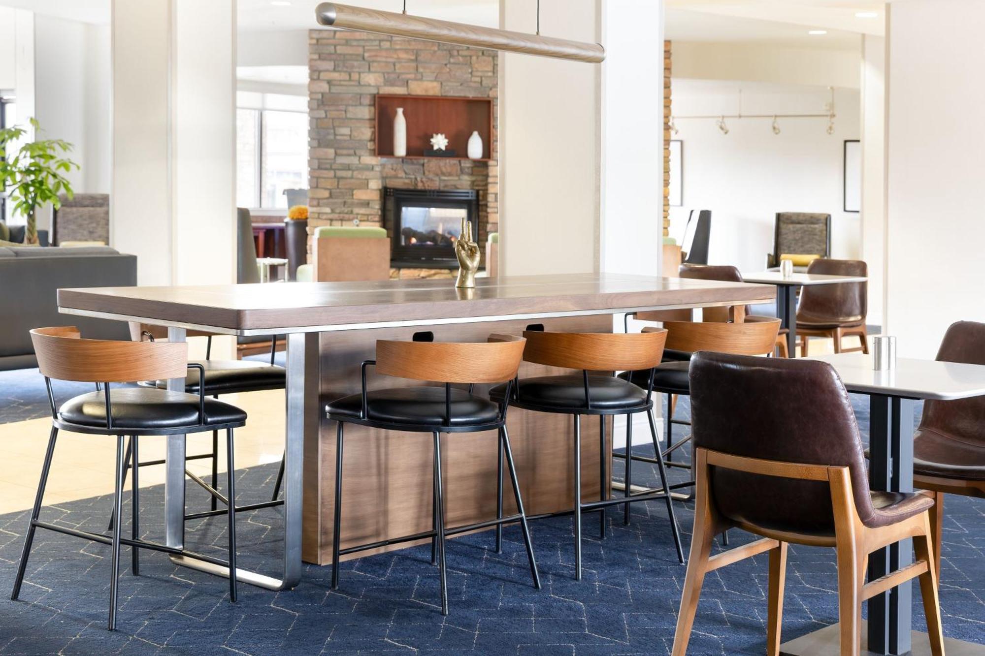Courtyard By Marriott Ontario