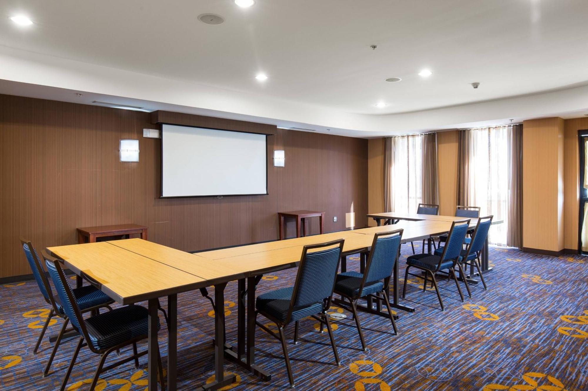 Hotel Courtyard By Marriott Ontario