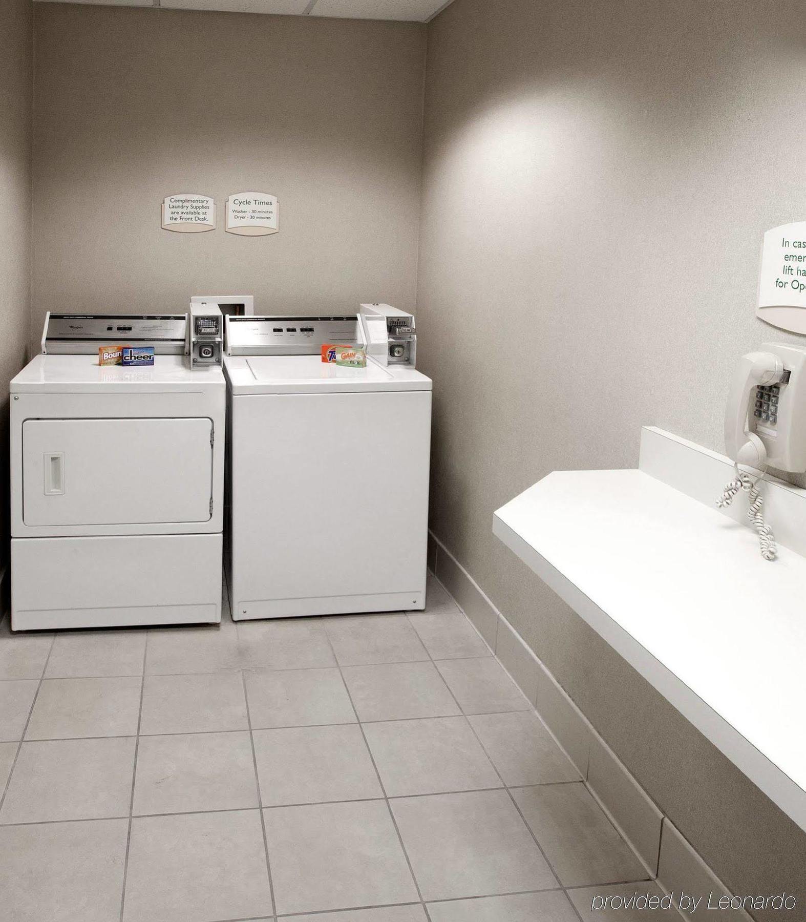 Courtyard By Marriott Ontario 3*