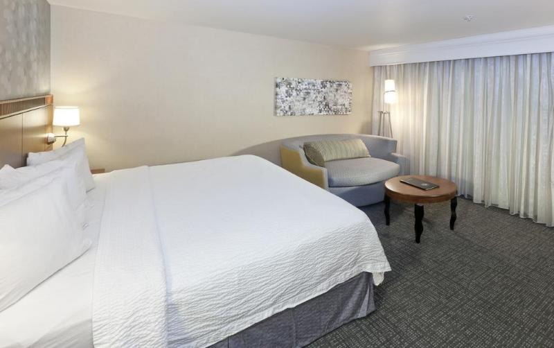 Hotel Courtyard By Marriott Ontario 3*