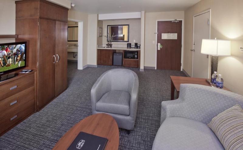 Hotel Courtyard By Marriott Ontario 3*