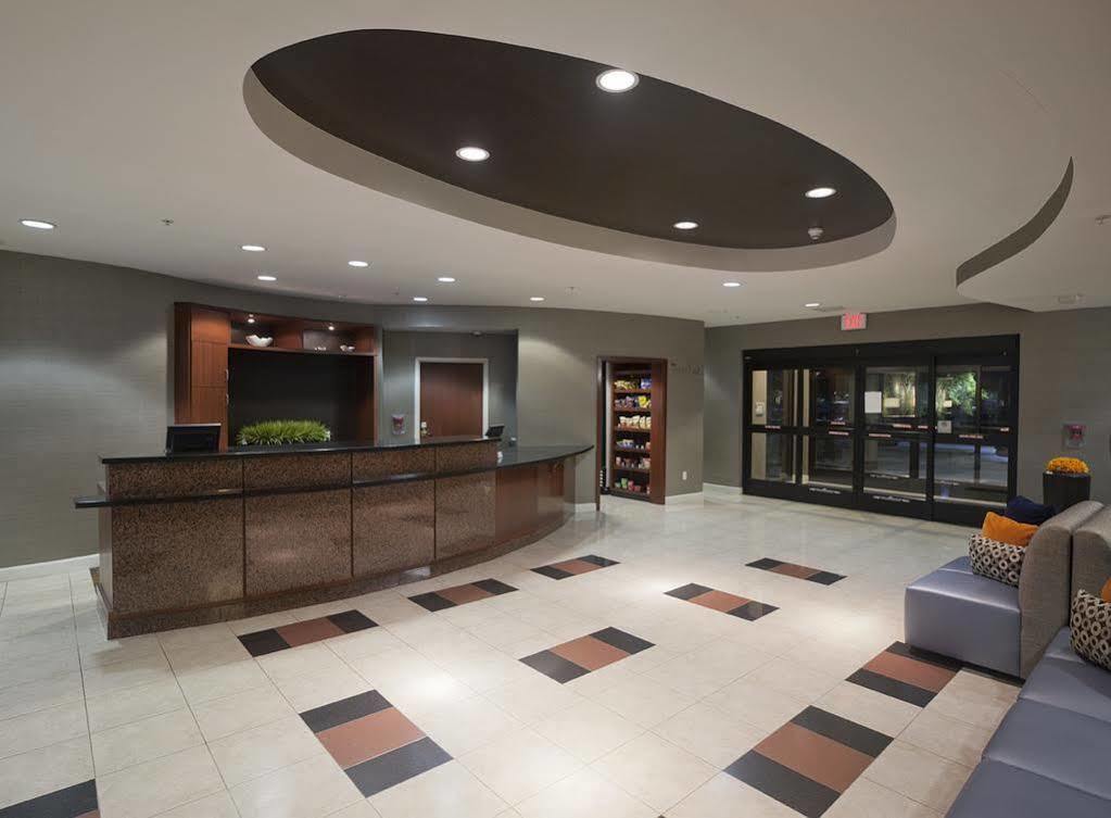 Courtyard By Marriott Ontario 3*