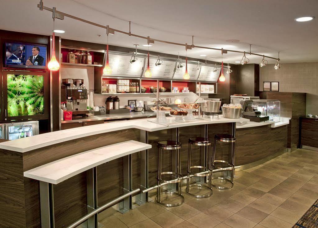 Courtyard By Marriott Ontario 3*