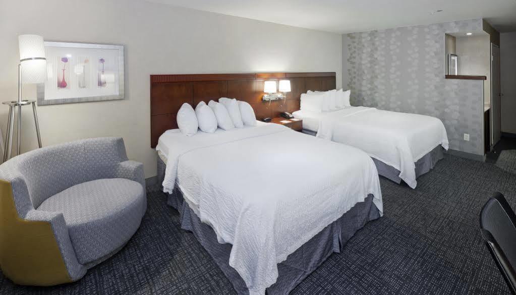 Courtyard By Marriott Ontario Hotel 3*