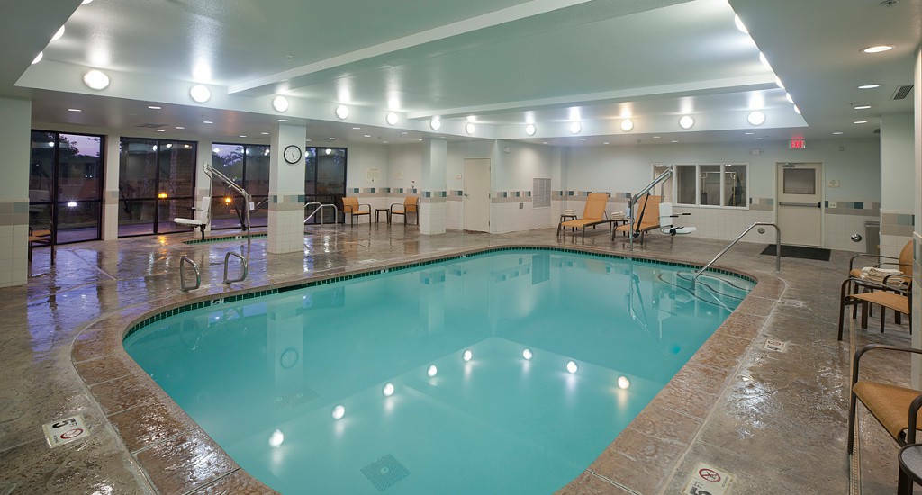 Courtyard By Marriott Ontario Hotel